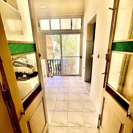 Large Space On 2 Levels With Own Roof In Townhouse بيت ضيافة سليمة