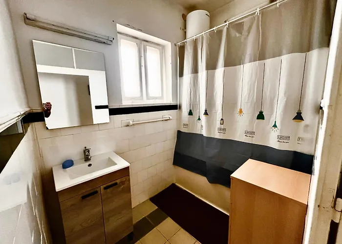 Pensiune Large Space On 2 Levels With Own Roof In Townhouse Sliema