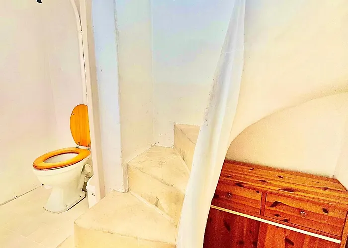 בית הארחה Large Space On 2 Levels With Own Roof In Townhouse