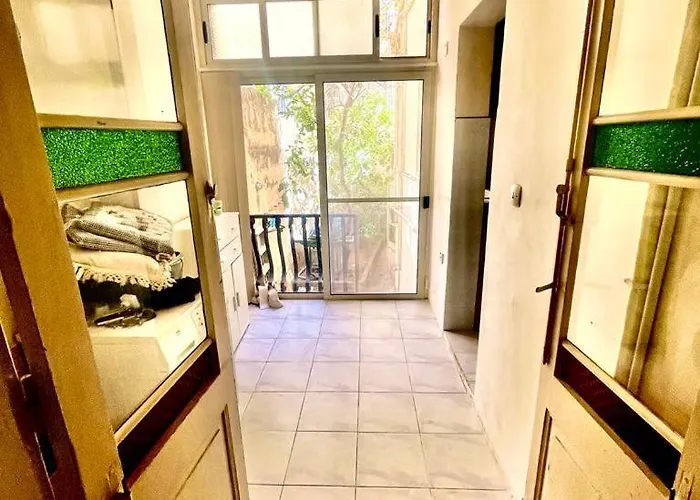 Large Space On 2 Levels With Own Roof In Townhouse Pensiune Sliema