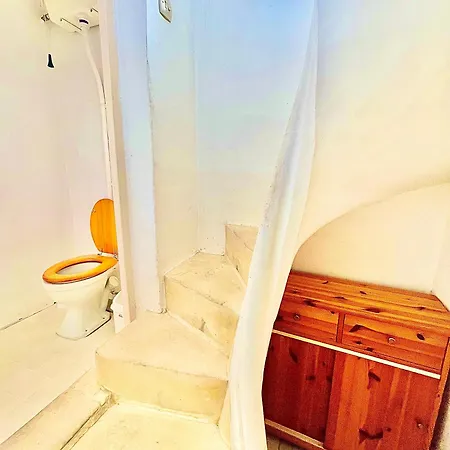 Pensionat Large Space On 2 Levels With Own Roof In Townhouse